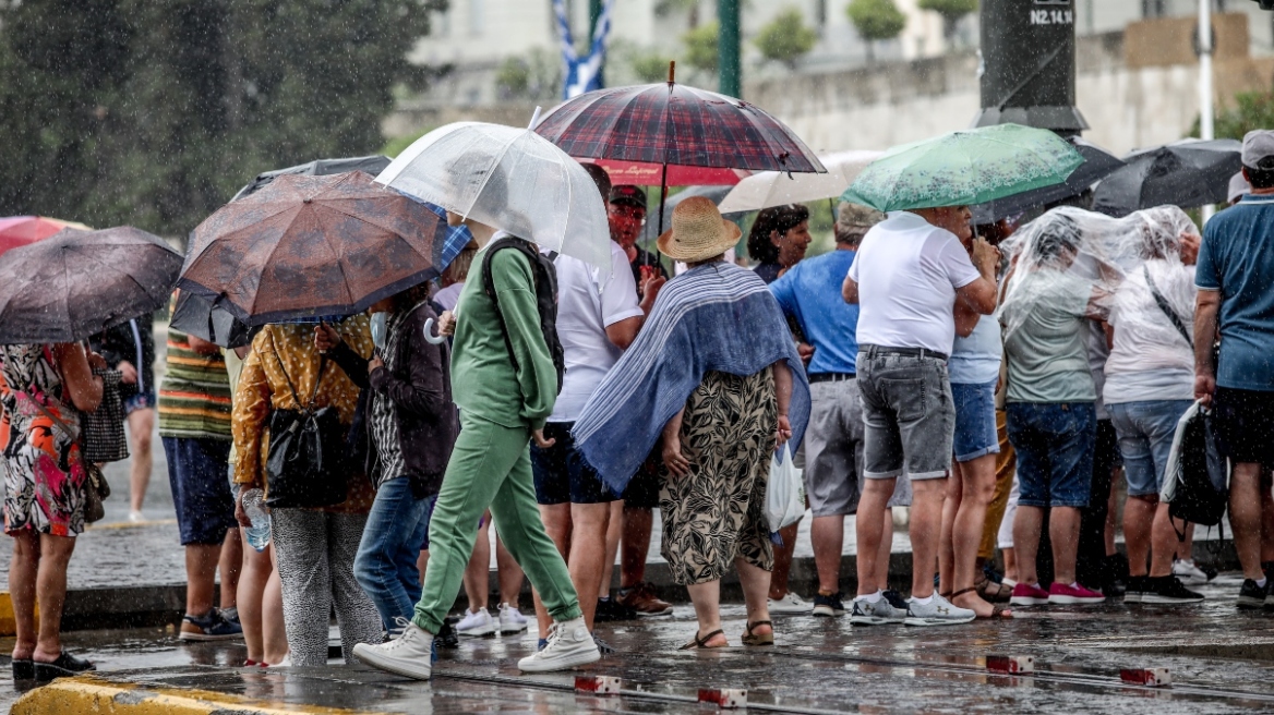 Καιρός - Κακοκαιρία Atena: Νέο έκτακτο δελτίο επικίνδυνων καιρικών φαινομένων - Πού θα «χτυπήσει» τις επόμενες ώρες 