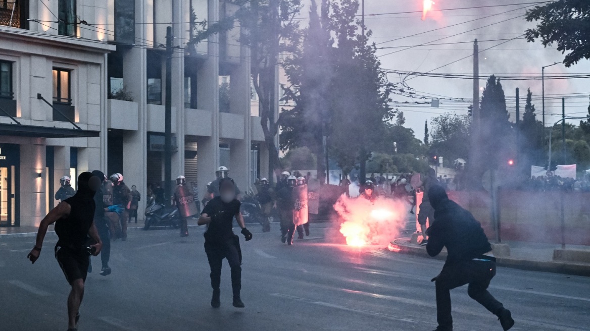 Ναυάγιο στην Πύλο: 21 συλλήψεις για τα επεισόδια των «δικαιωματιστών» στο κέντρο της Αθήνας