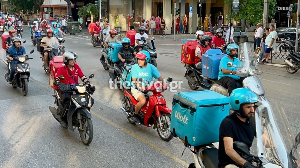 Θεσσαλονίκη: Μοτοπορεία διανομέων για τον θάνατο 55χρονου συναδέλφου τους - «Δεν ξέρουμε αν θα γυρίσουμε το βράδυ σπίτι»