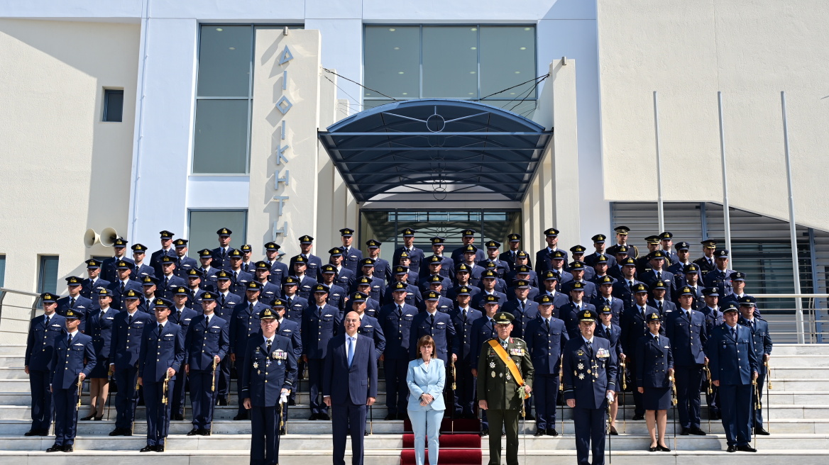 Αεροπορική Βάση Δεκέλειας: Ορκίστηκαν 86 ανθυποσμηναγοί (φωτογραφίες)