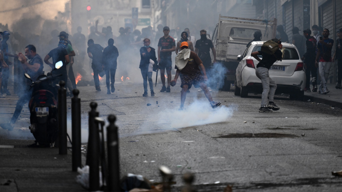 Γαλλία: Η μεγάλη εξέγερση των ανηλίκων - Με δύο χρόνια φυλακή απειλεί τους γονείς η κυβέρνηση