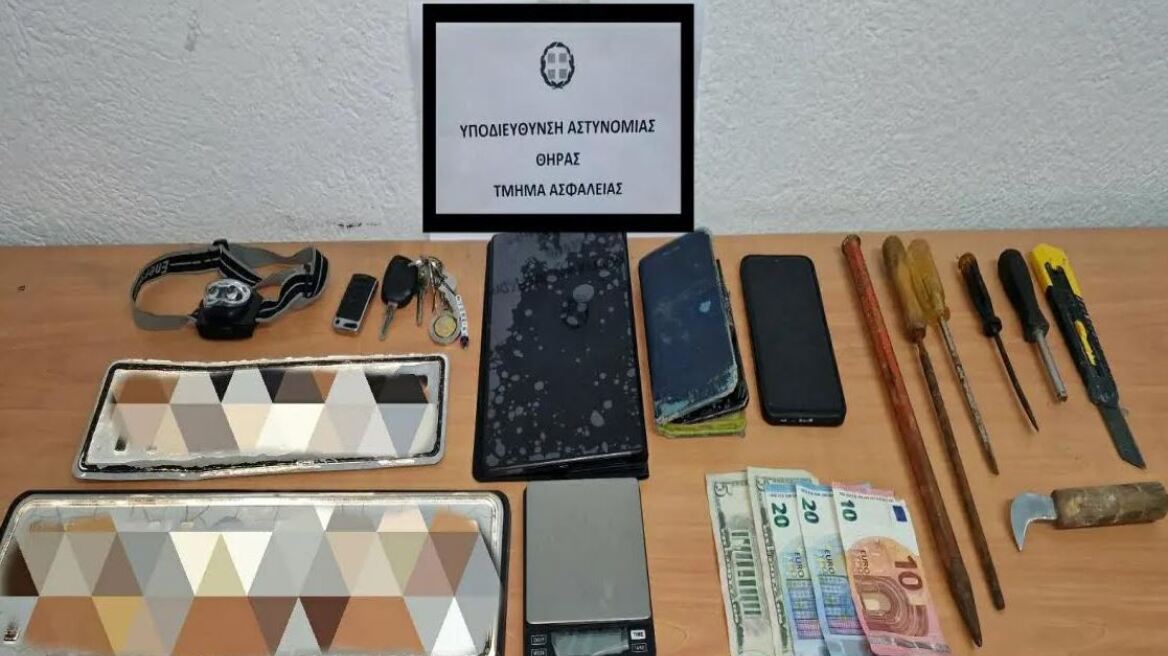 Αλλοδαπός διέρρηξε 10 αυτοκίνητα στη Σαντορίνη