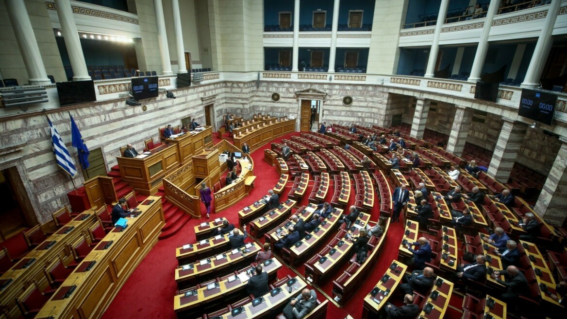 Ανακατατάξεις στη Βουλή: Στο παλιό γραφείο της Γεννηματά ο Τσίπρας, στο γραφείο του Σημίτη η Κωνσταντοπούλου