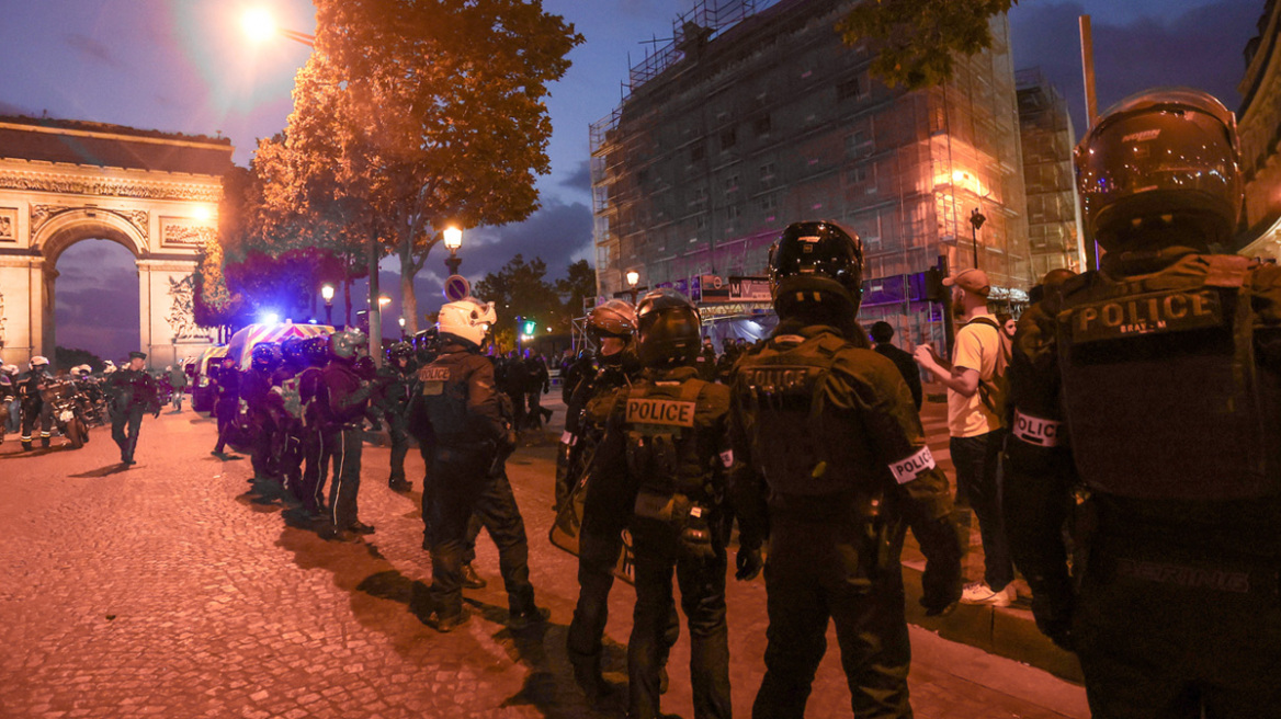 Ταραχές στη Γαλλία: Έκτη νύχτα αγωνίας - Ξανά στους δρόμους 45.000 αστυνομικοί