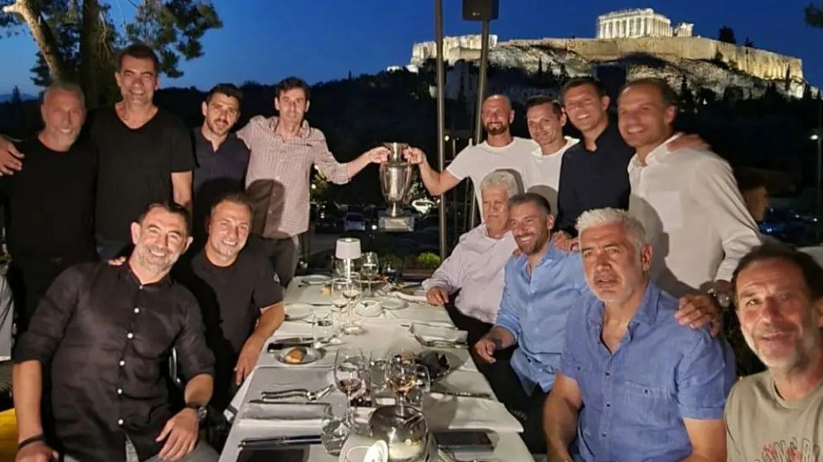 Euro 2004: «Reunion» των παιχτών του Ρεχάγκελ με θέα την Ακρόπολη