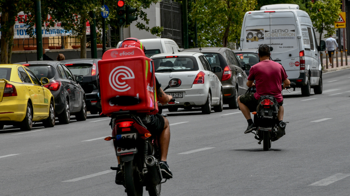 Ο καύσωνας Κλέων «κόβει» τα delivery από τις 12 μέχρι τις 5 το μεσημέρι