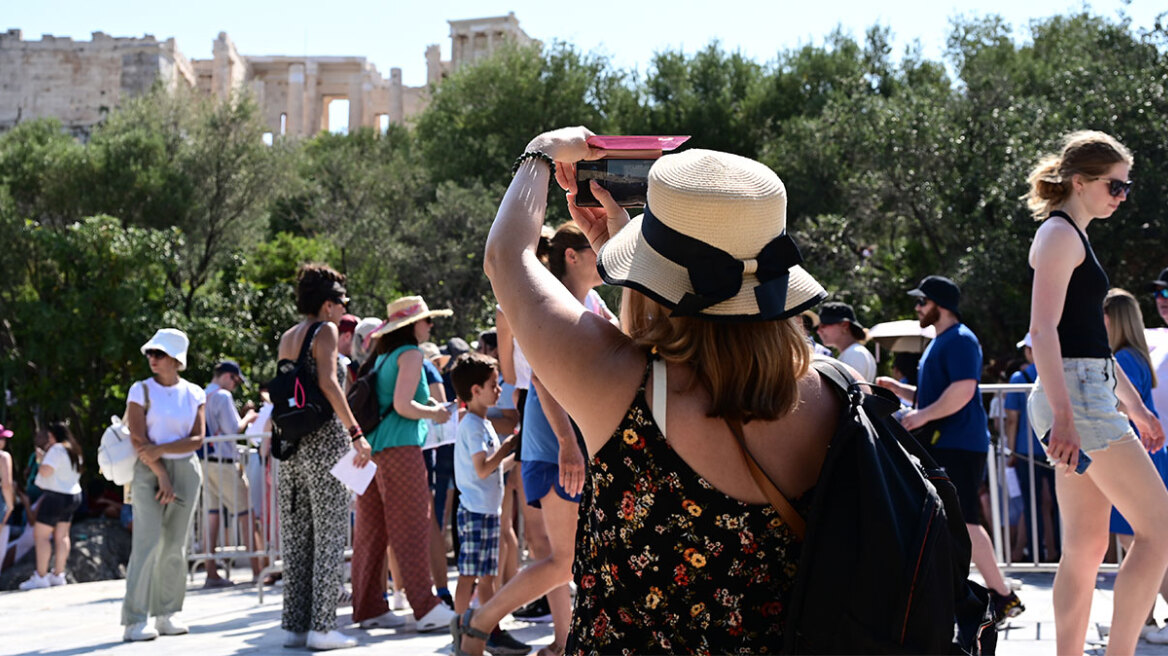 Καύσωνας «Κλέων»: Κλειστή η Ακρόπολη από τις 12 μέχρι τις 17:00