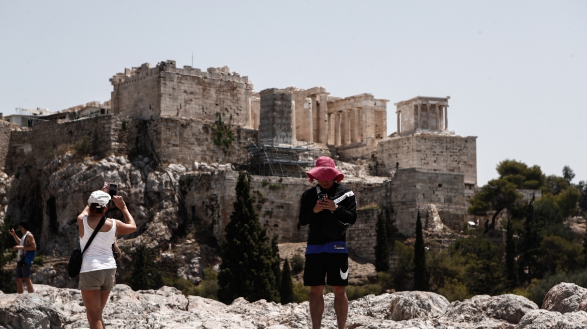 Καύσωνας: Η Νότια Ευρώπη «φλέγεται» - Πού θα «γράψει» πάνω από 48 βαθμούς, o «Χάρων» καταφτάνει στην Ιταλία