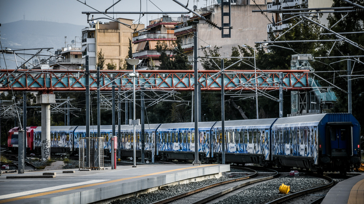 Hellenic Train: Με λεωφορεία και την Τετάρτη (19/7) τα δρομολόγια στο τμήμα του Προαστιακού Άνω Λιόσια - Κιάτο