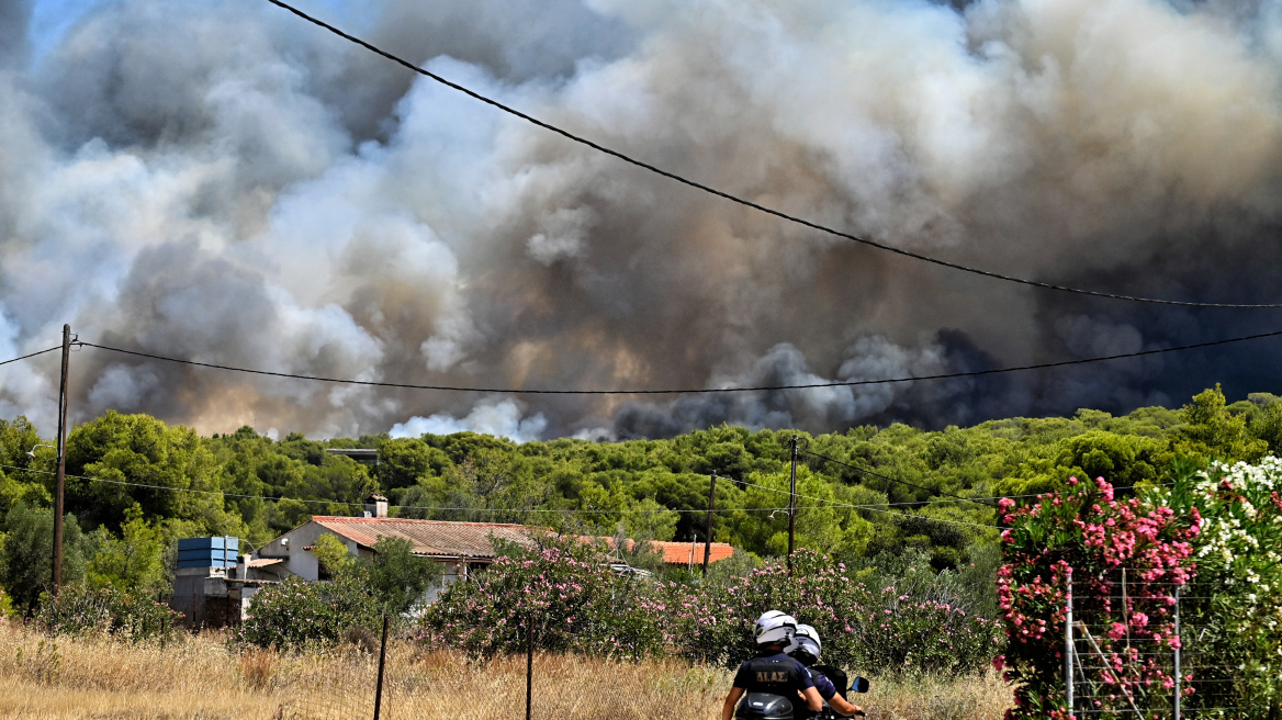 Φωτιά στο Λουτράκι: Πληγέντες φιλοξενούνται σε ξενοδοχεία