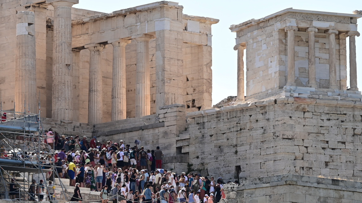 Αρχαιολογικοί χώροι: Κλειστοί από τις 12:00 ως τις 20.00 μέχρι την Κυριακή λόγω καύσωνα και κινητοποιήσεων των αρχαιοφυλάκων