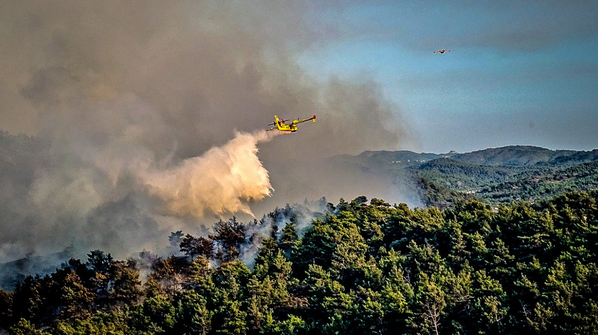 Φωτιές: 13 περιοχές σε «κόκκινο συναγερμό» σήμερα για κίνδυνο πυρκαγιάς - Το «εκρηκτικό μείγμα» που ανησυχεί