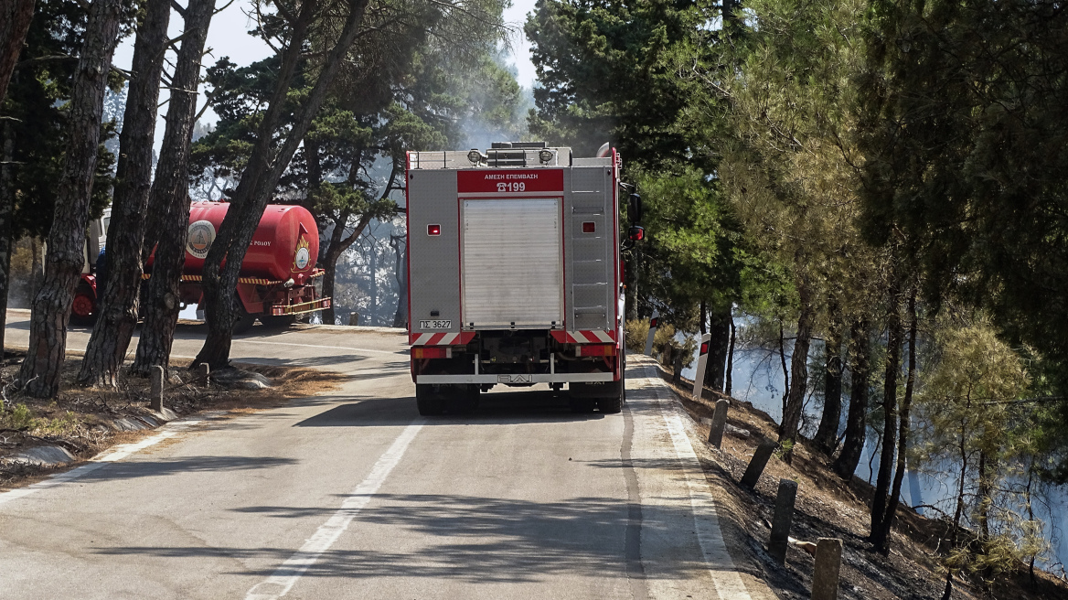 Φωτιά κοντά σε οικισμό στην Άντισσα Μυτιλήνης