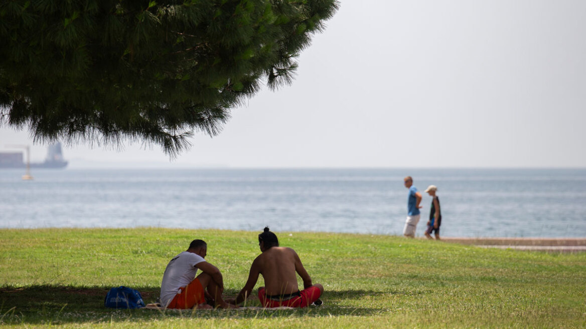 Νέο έκτακτο δελτίο καιρού - Έρχονται 45άρια την Κυριακή, τρίτο κύμα αφόρητης ζέστης από την Τρίτη