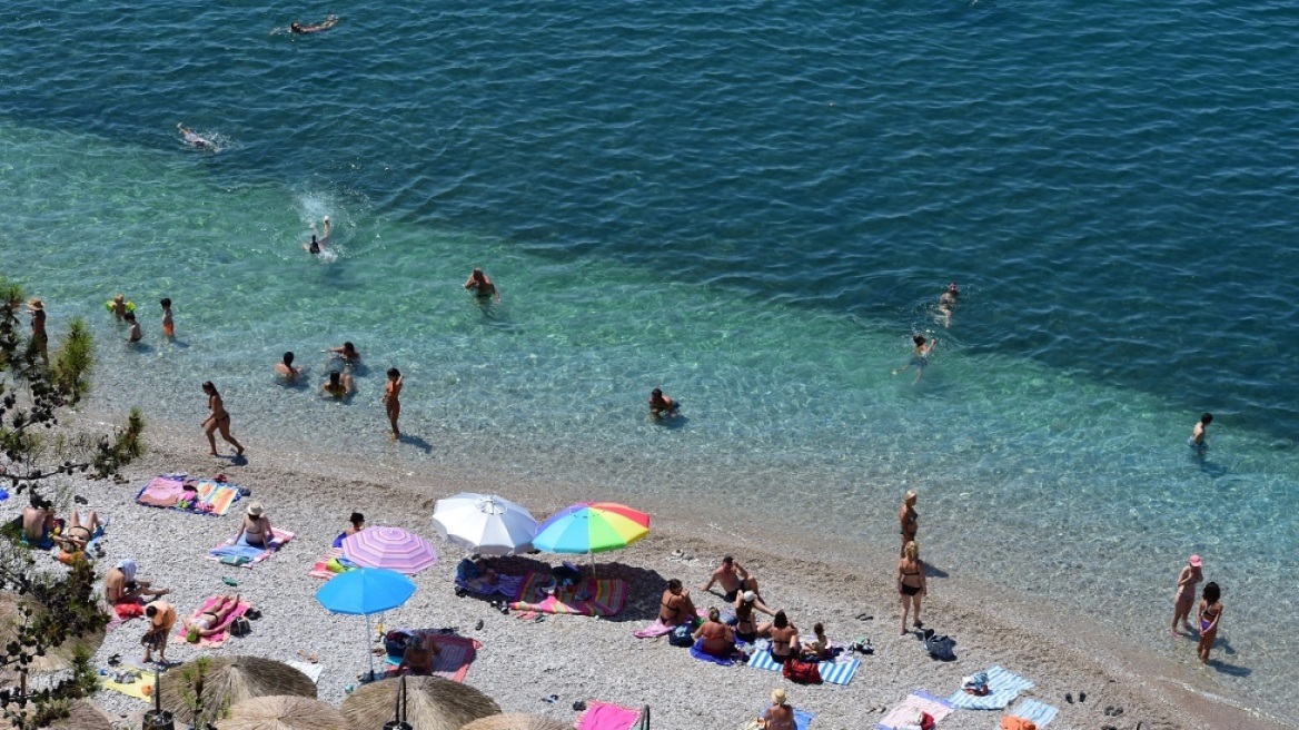 Καύσωνας, Καιρός, Σάκης Αρναούτογλου: Από τα μέσα της εβδομάδας η «μεγάλη διόρθωση προς τα... κάτω» της θερμοκρασίας