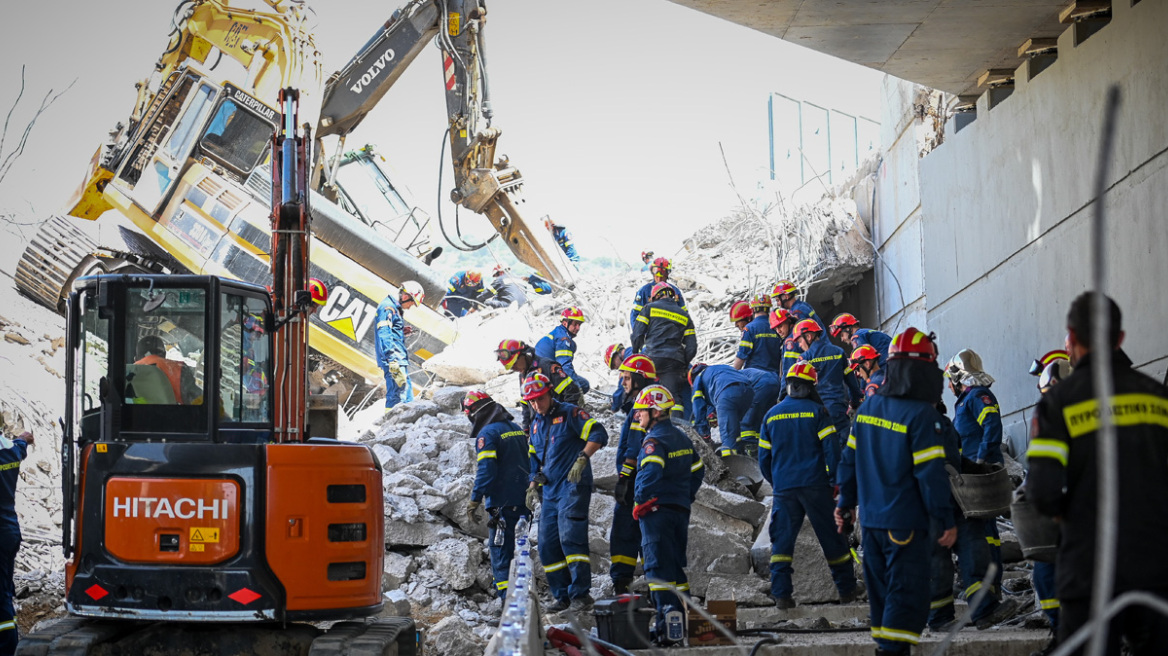 Πάτρα: Και 4η σύλληψη για την κατάρρευση της γέφυρας - Συνεχίζονται οι έρευνες για ανθρώπους στα χαλάσματα