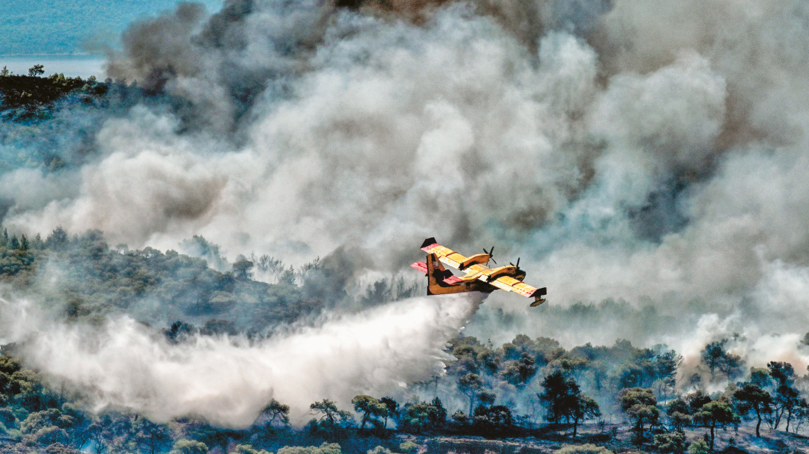 Canadair: Πόσα αεροπλάνα έχει τώρα η Ελλάδα - Γιατί δεν μπορούμε να αγοράσουμε καινούργια