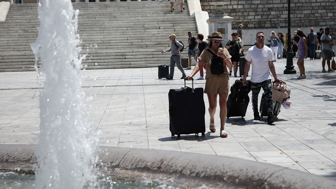 Καύσωνας: Στον «φούρνο» η χώρα - 50,2°C η αίσθηση θερμοκρασίας στην Πρέβεζα