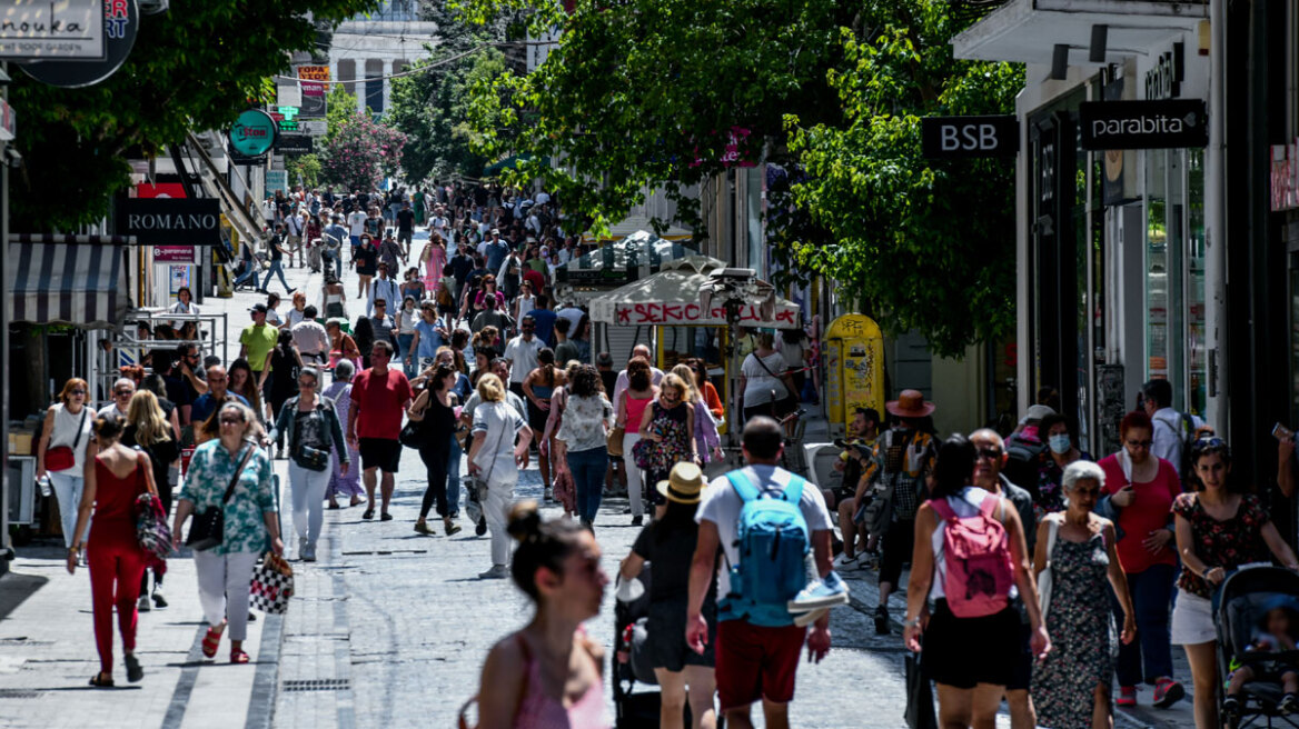 Boυλή: Ψηφίζεται σήμερα το νομοσχέδιο του Οικονομικών - Αυξήσεις μισθών και συντάξεων, μειώσεις φόρων και ενισχύσεις