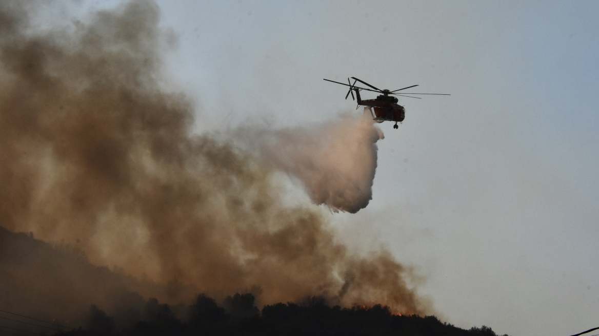 Live update: Τρομακτικές εκρήξεις σε αποθήκες πυρομαχικών της Πολεμικής Αεροπορίας στη Νέα Αγχίαλο 