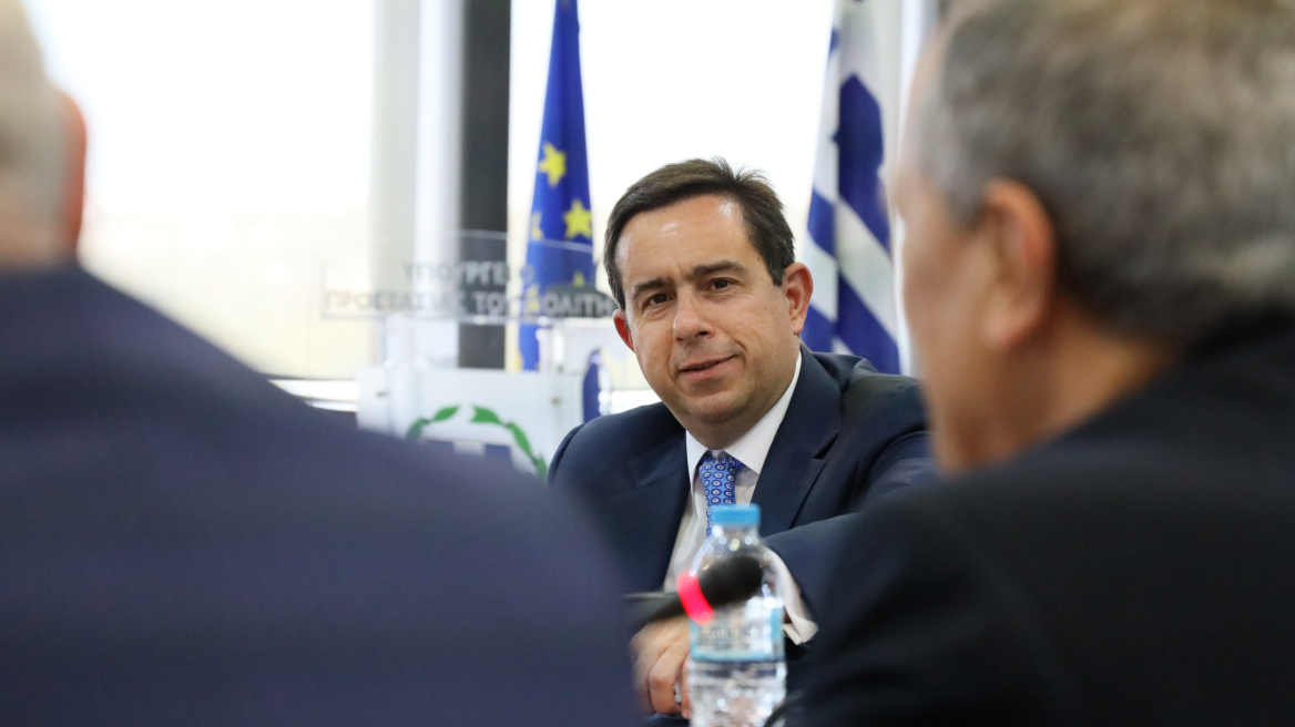 Νότης Μηταράκης: Η απάντηση στην Ευρωβουλευτή για τη συνάντηση με την Εκκλησία - «Αν βρισκόμουν με ΜΚΟ θα ήταν καθήκον μου»