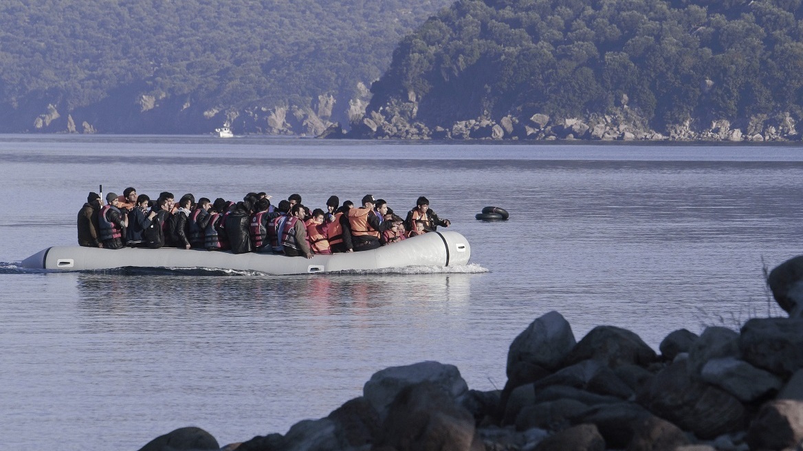 Λέσβος: Οργανωμένο εγκληματικό δίκτυο διακίνησης μεταναστών εξάρθρωσε η ΕΛ.ΑΣ. - Εμπλέκονται και μέλη ΜΚΟ