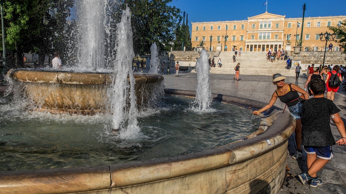 Καιρός: Προ των πυλών τριήμερο κύμα ζέστης - Πού θα δείξει 40άρια το θερμόμετρο