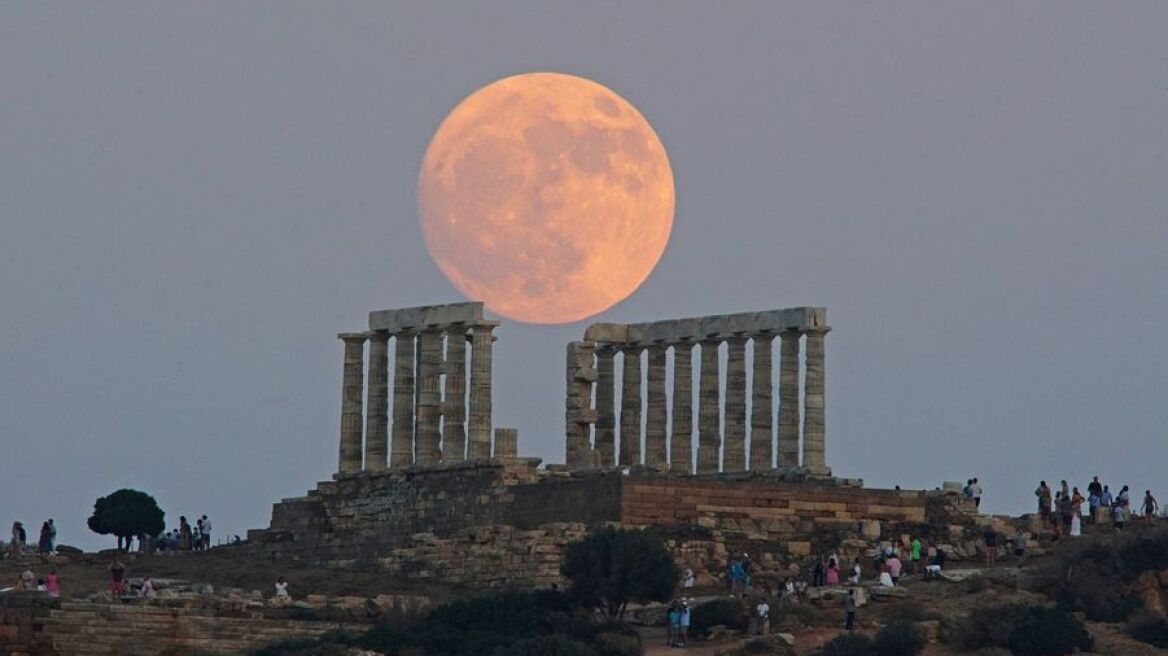 Με υπερπανσέληνο αρχίζει και ολοκληρώνεται ο φετινός Αύγουστος