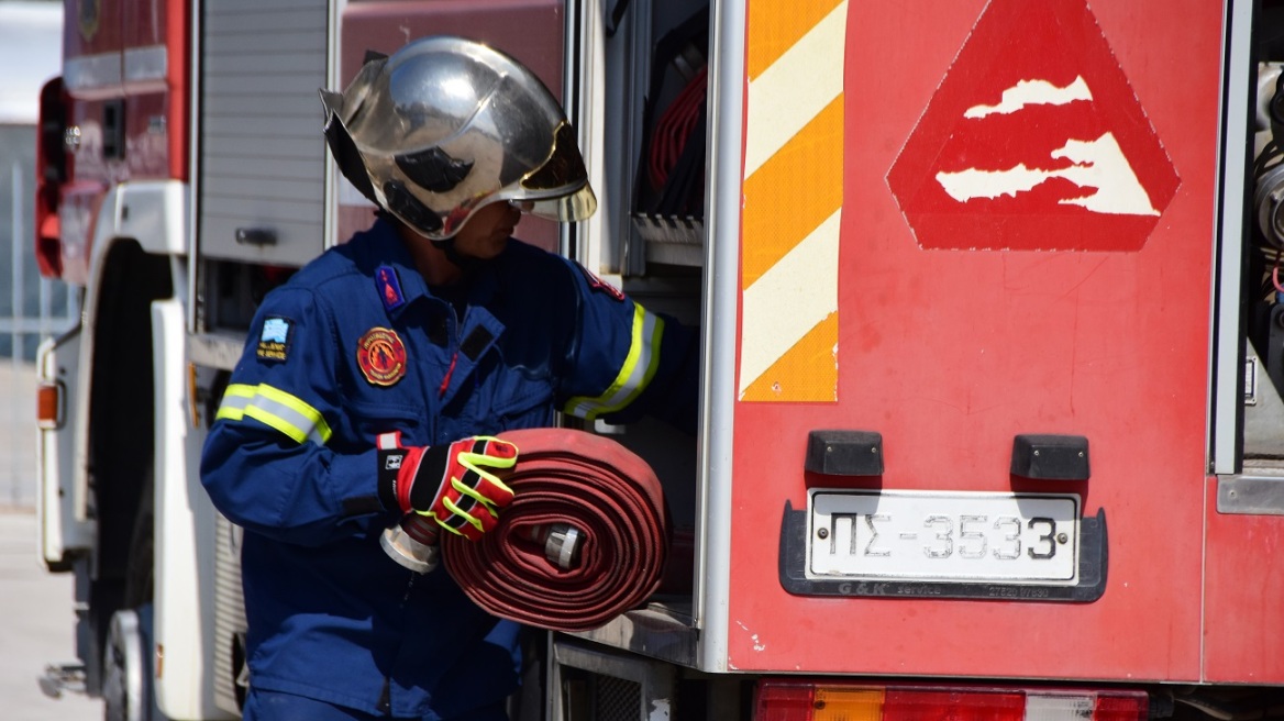 Θεσσαλονίκη: Φωτιά σε εν κινήσει τουριστικό λεωφορείο