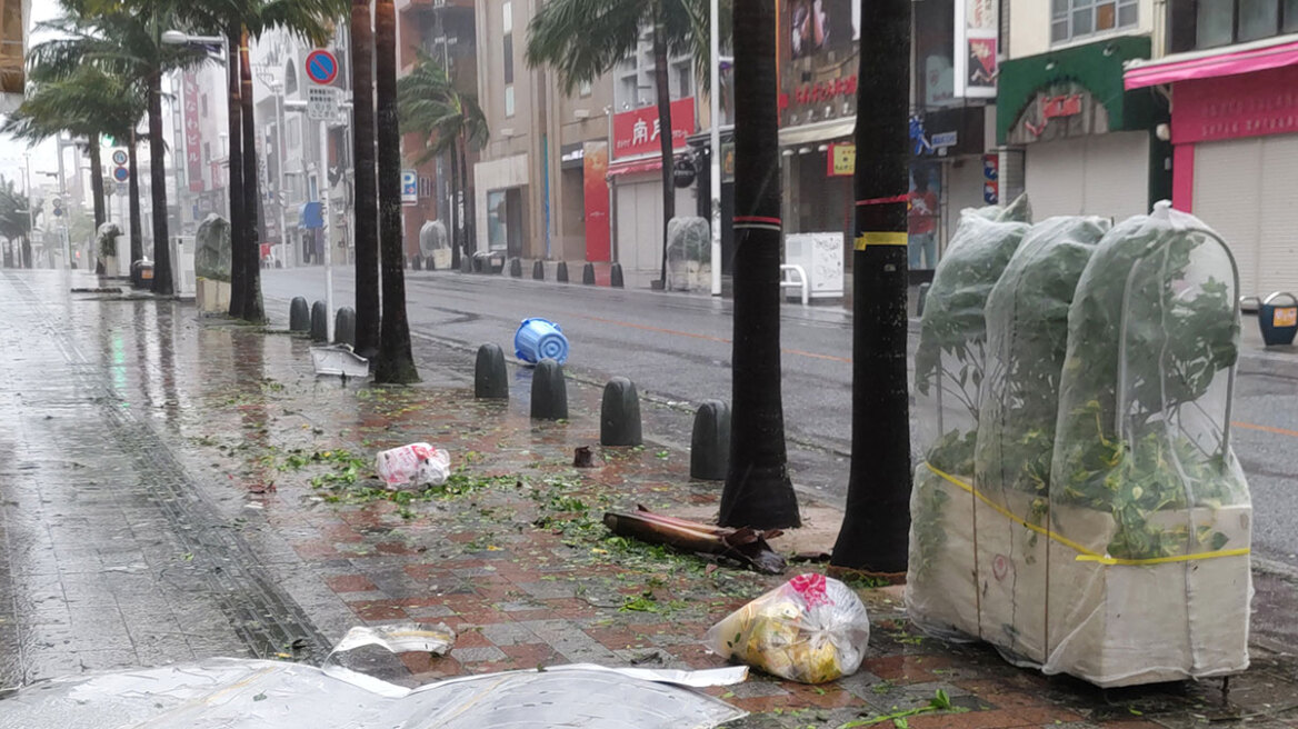 Ιαπωνία: Ένας νεκρός, 13.000 νοικοκυριά χωρίς ρεύμα από τον τυφώνα Χανούν - Δείτε βίντεο