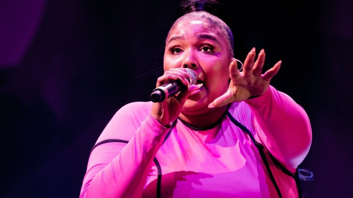 Lizzo: Δεν έπεισε τους φαν ότι δεν εξευτέλιζε σεξουαλικά τις χορεύτριές της - «Λες ψέματα»