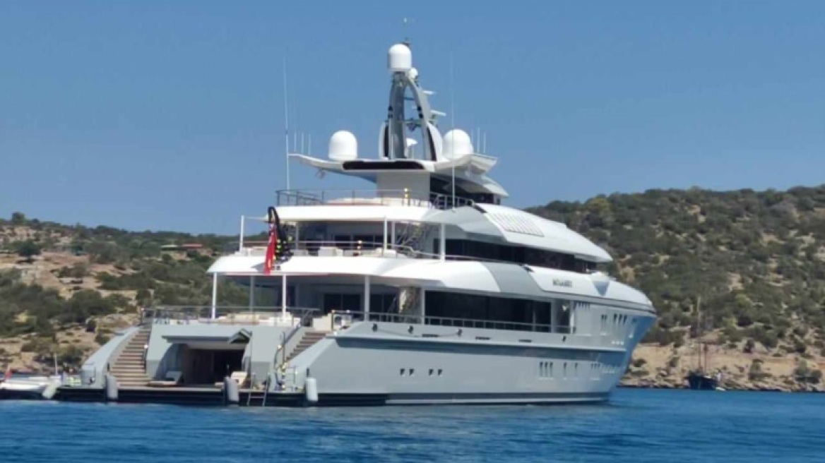 Πόρος: Τα Mega Yachts «Mogambo» και «Power Play» του συνιδρυτή της WhatsApp στα ανοιχτά του Ρωσικού Ναυστάθμου