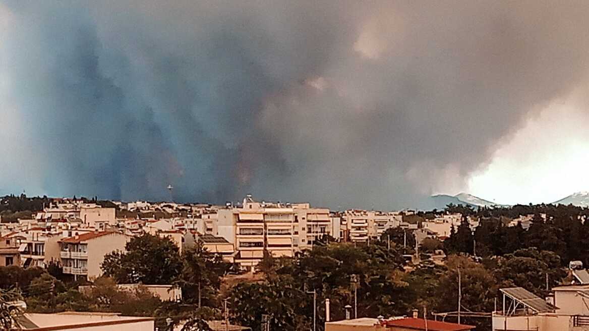 Μήνυμα από το 112 στην Αλεξανδρούπολη – «Μείνετε μέσα λόγω του καπνού από τη φωτιά»