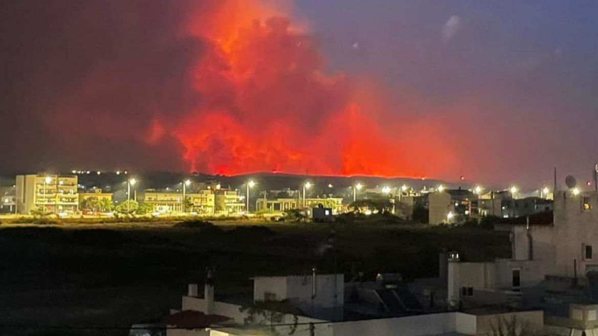 Φωτιά στην Αλεξανδρούπολη: Ανεξέλεγκτο το πύρινο μέτωπο - «Δύσκολη νύχτα με ριπές ανέμου 7-8 μποφόρ»