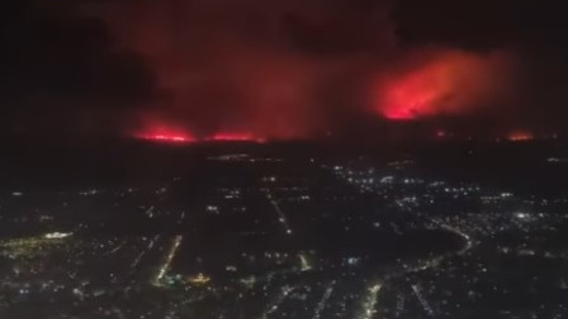 Δείτε βίντεο: Οι φωτιές στην Αλεξανδρούπολη όπως φαίνονται από αεροπλάνο