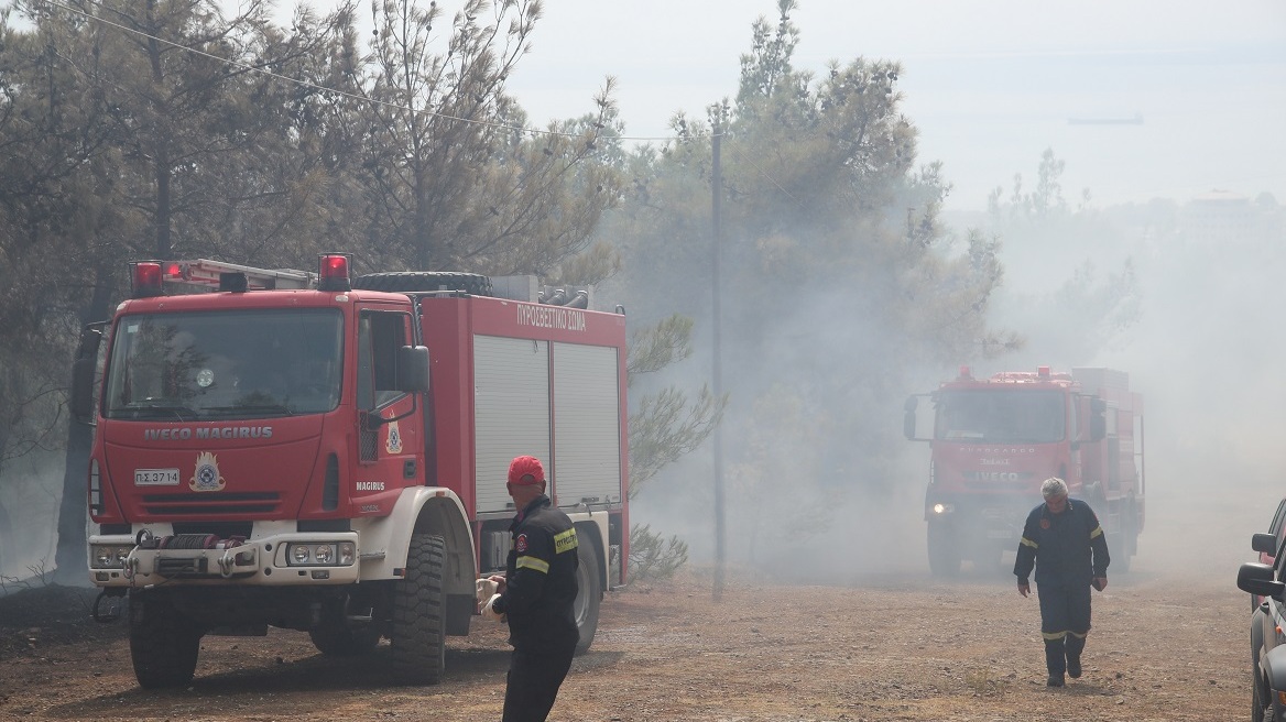 Φωτιές: Ακραίος κίνδυνος πυρκαγιάς για τρεις περιφέρειες την Τρίτη - Δείτε τον χάρτη