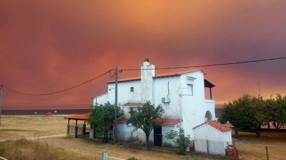 Φωτιά στη Ροδόπη: Εντολή εκκένωσης του χωριού Γρατίνη - Μηνύματα του «112» σε 11 οικισμούς που κινδυνεύουν