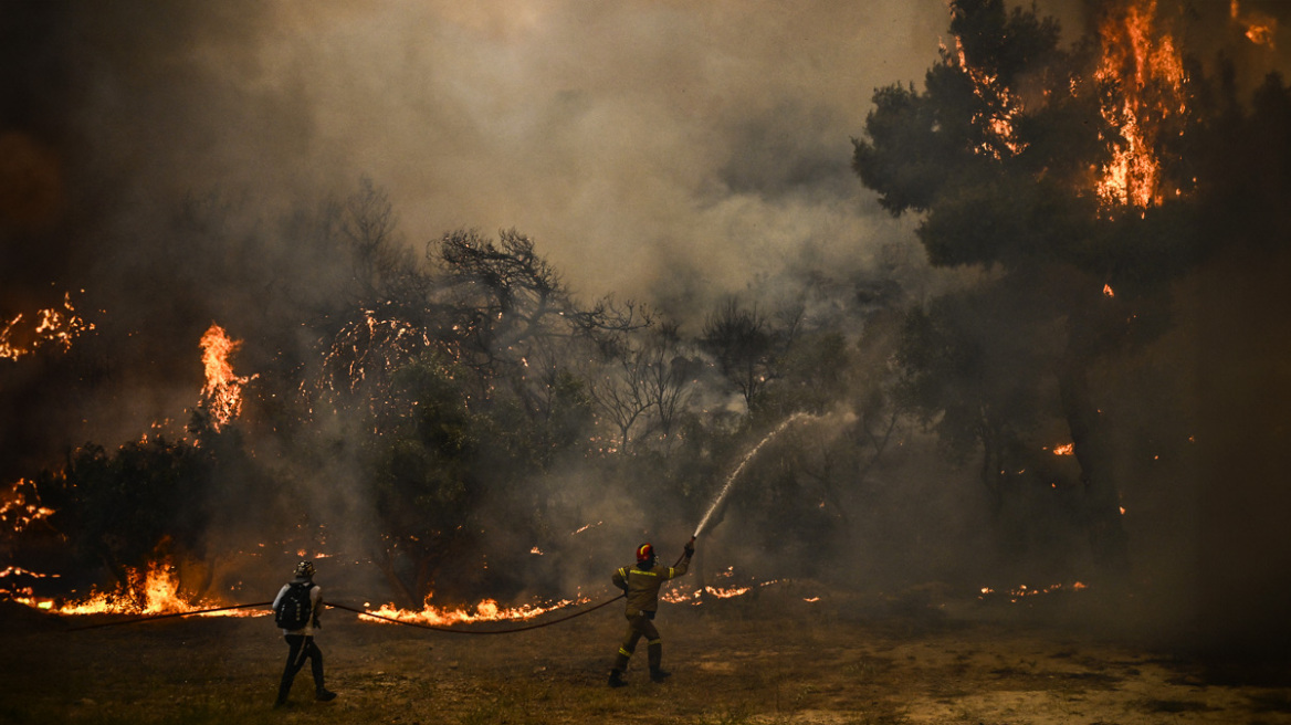 Live update: Όλες οι μάχες στα πύρινα μέτωπα - Δείτε βίντεο και φωτογραφίες