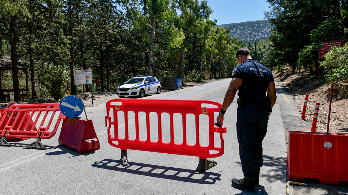 Προσπαθούσαν να ανέβουν στην Πάρνηθα με 19 αναπτήρες και 2 σπρέι οι συλληφθέντες στο Μενίδι