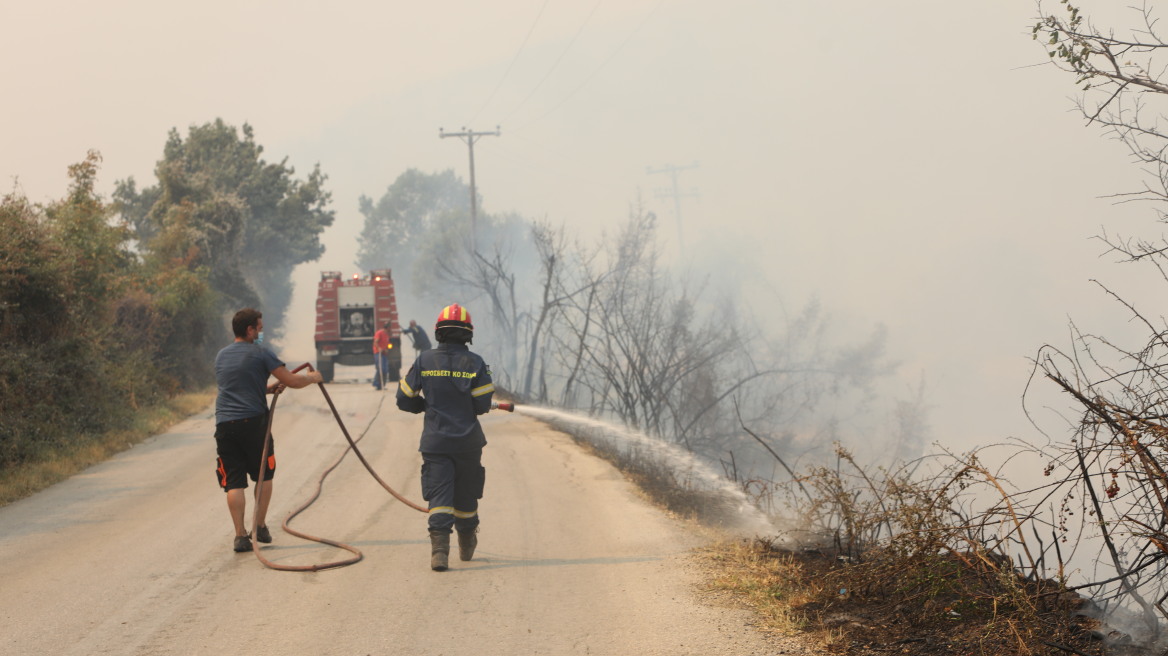 Η φωτιά στον Έβρο καίει για 16η μέρα - Περιορίστηκε το μέτωπο στη Λευκίμμη, φόβοι για αναζωπυρώσεις