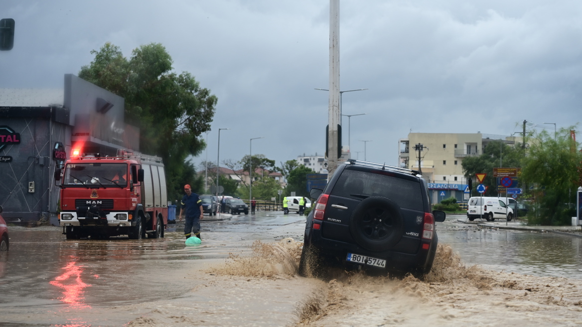 Κακοκαιρία: Επτά οι νεκροί από τις πλημμύρες - Ακόμη ένα θύμα στον Βόλο