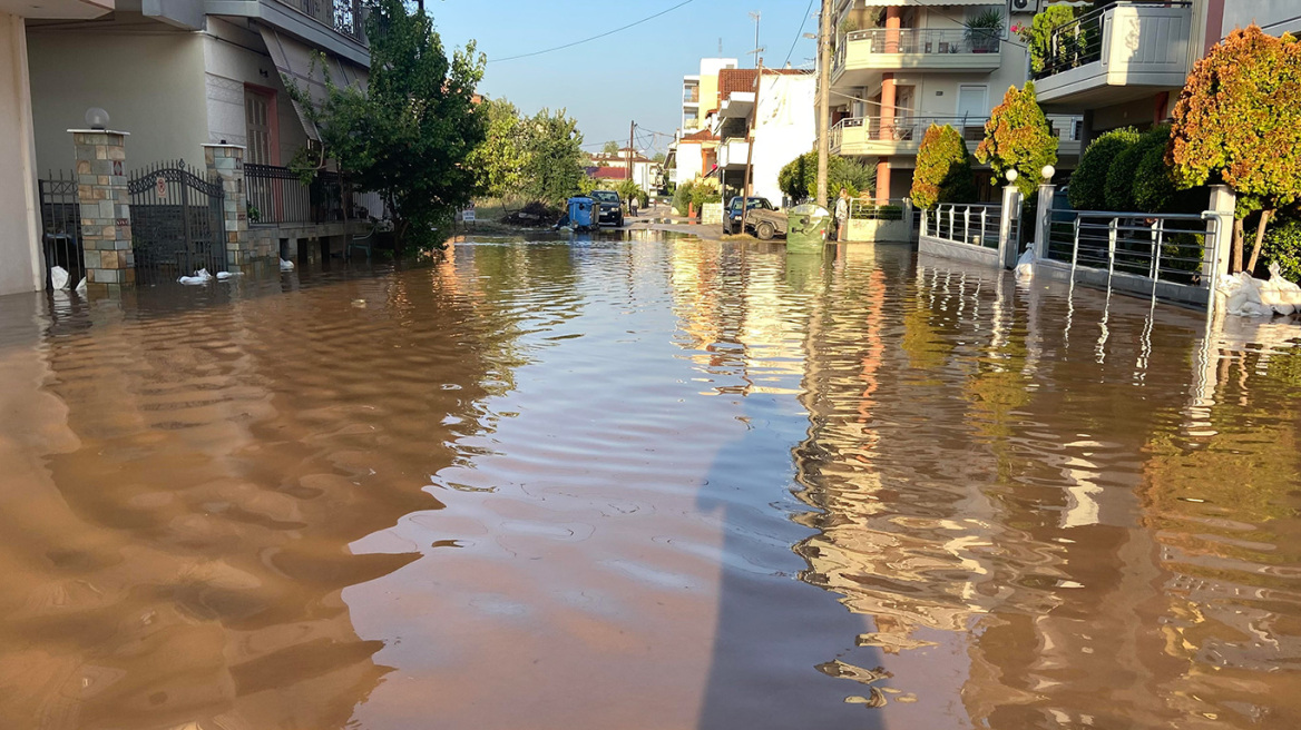 Κακοκαιρία Daniel - Λάρισα: Αγωνία από τον φουσκωμένο Πηνειό - «Τις τελευταίες ώρες ανεβαίνει πιο γρήγορα το νερό»