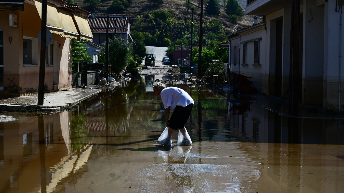 Συνελήφθησαν 4 άτομα σε Βόλο και Τρίκαλα για κλοπές στις πληγείσες περιοχές