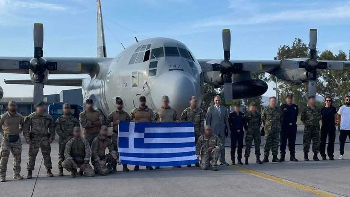 ΓΕΕΘΑ: Αναχώρησε για τη Λιβύη το C-130 με τρόφιμα, φάρμακα και ιατρικό προσωπικό