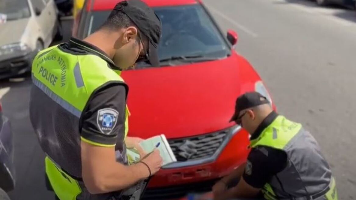 Νέο σχέδιο για την οδική ασφάλεια στην Αθήνα - Σε δύο μέρες, 266 παραβάσεις για διπλοπαρκάρισμα σε κεντρικές οδούς (βίντεο)