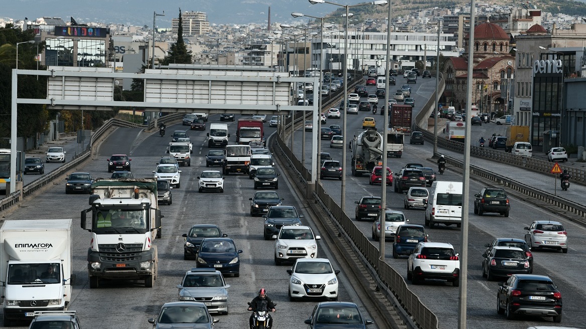 Κίνηση στους δρόμους: Στο «κόκκινο» ο Κηφισός - Καθυστερήσεις στην Ποσειδώνος