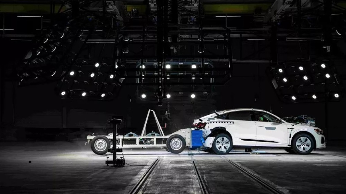 Υπερσύγχρονο κέντρο για crash test αποκτά η Audi