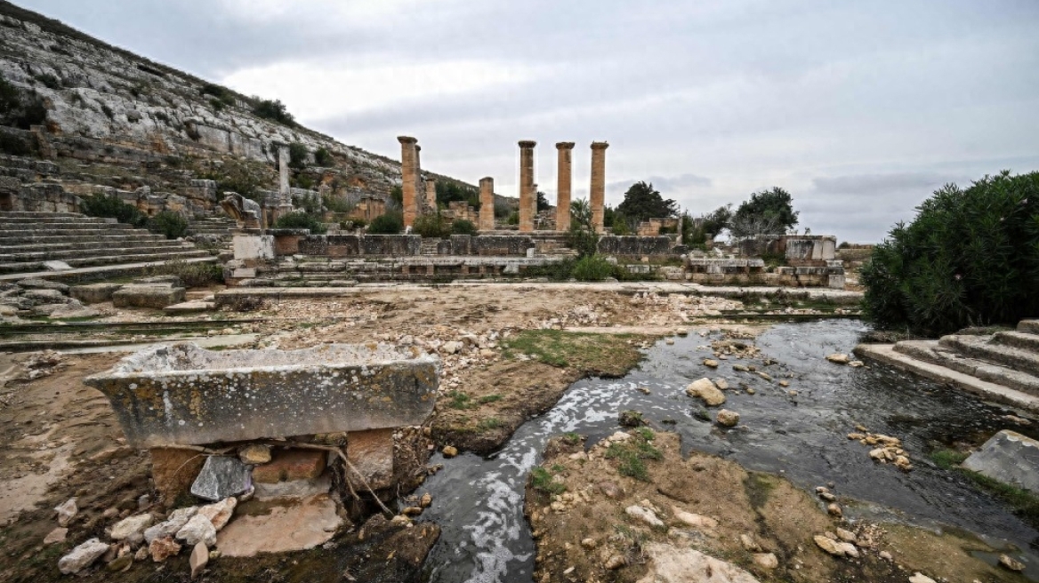 Λιβύη: Άγνωστα τμήματα της αρχαίας ελληνικής πόλης Κυρήνης αποκαλύφθηκαν από τις πλημμύρες - Δείτε βίντεο  - φωτογραφίες