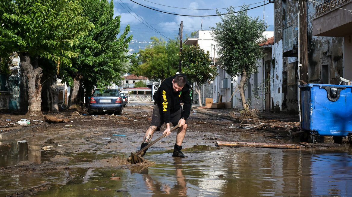 Βόλος: Βουτηγμένος στη λάσπη μετά την κακοκαιρία Elias - Μεγάλο πρόβλημα το νερό