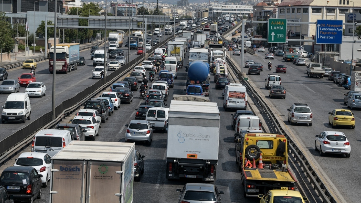 Κίνηση στον Κηφισό: Τι χρειάζεται για να μην σπαταλάμε έως και δύο ώρες παραπάνω στον δρόμο καθημερινά - Συγκοινωνιολόγος εξηγεί